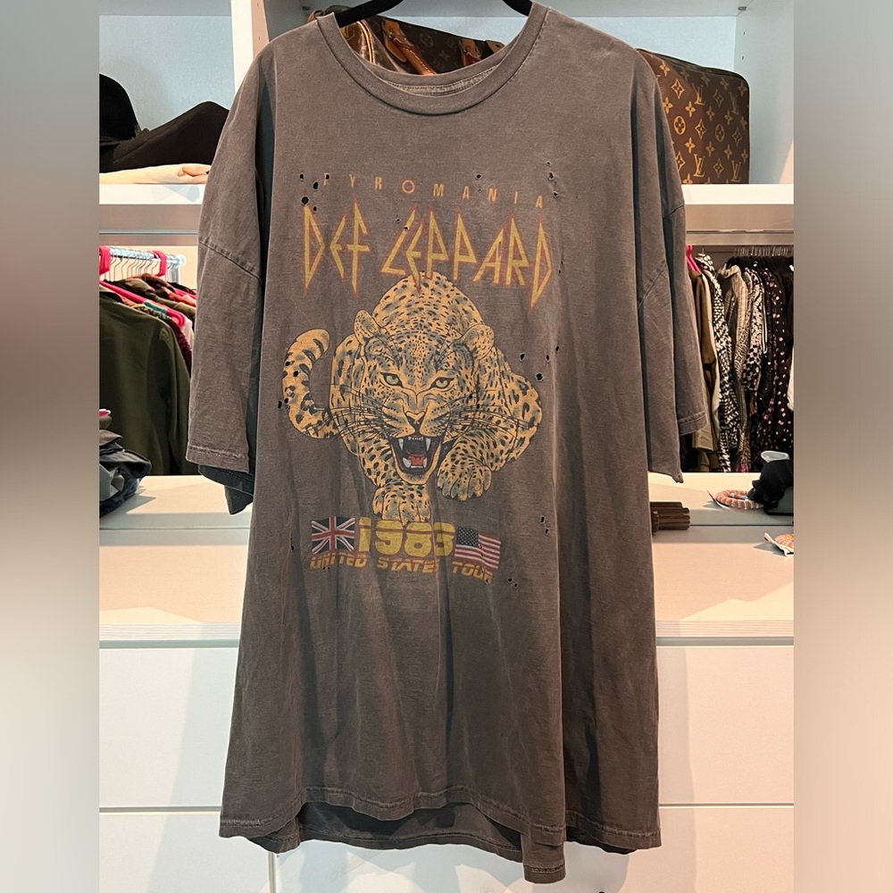 Urban Outfitters Def Leppard oversized T-shirt